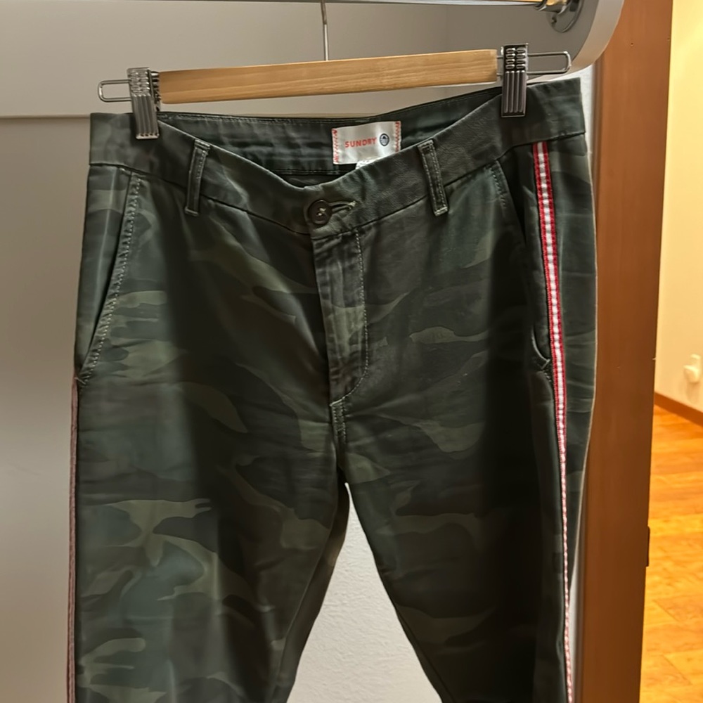 Sundry camo pants / joggers